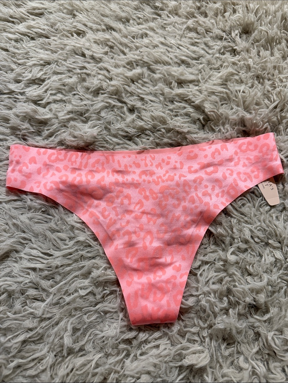 NWT VTG Victoria's Secret Incredible Sexy Satin No Show Thong Panty Small